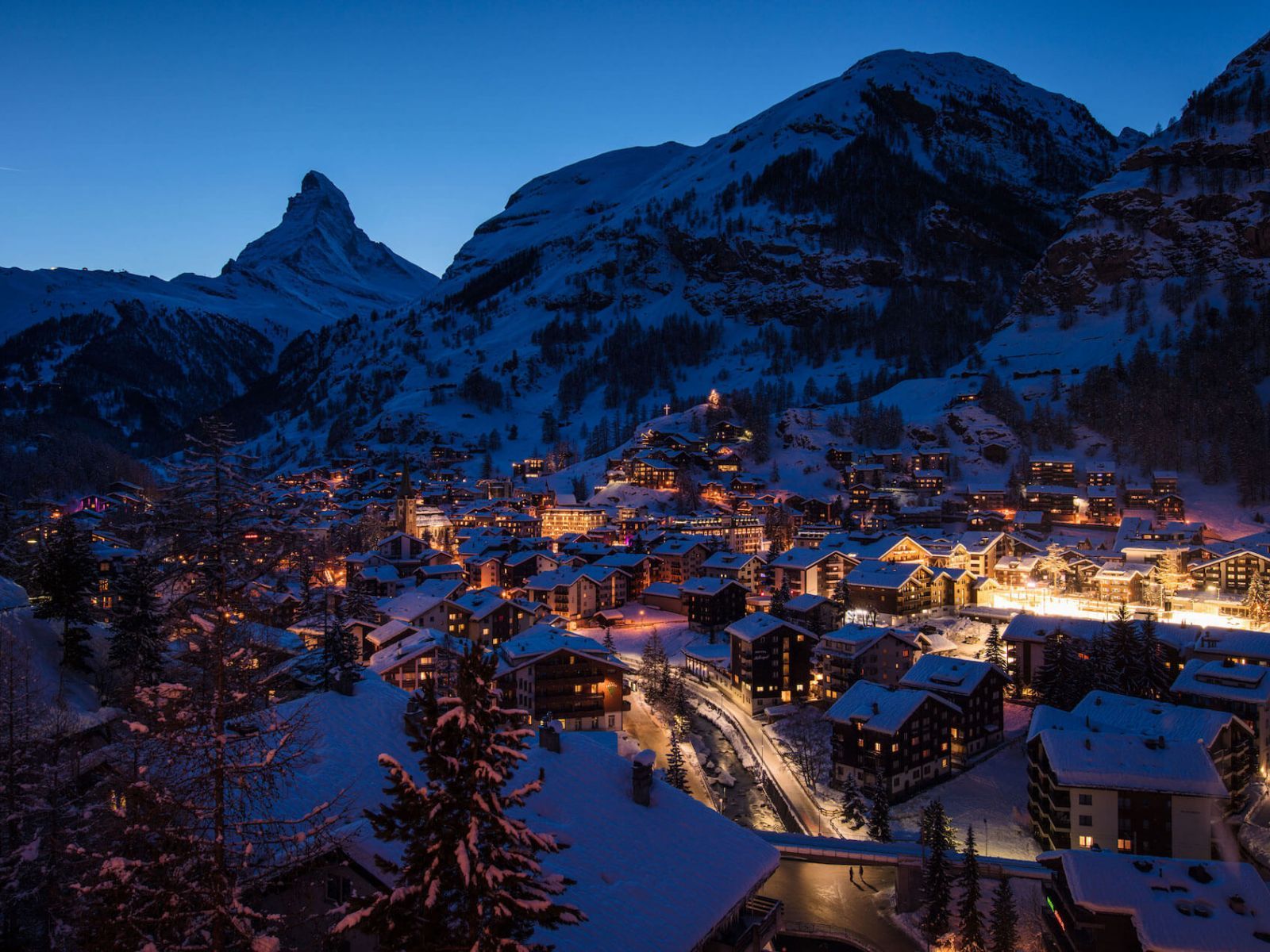 0f91c32a3e24075506f9a66ed8084004